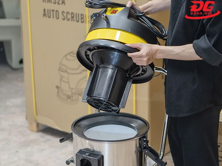 Động cơ của Máy giặt thảm phun hút Kumisai KMS 401C