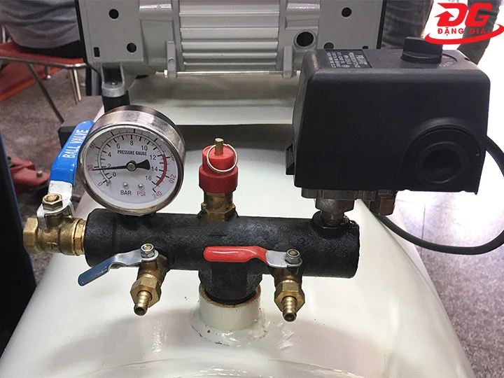 đồng hồ áp suất máy nén khí Pegasus TM-OF1100X4