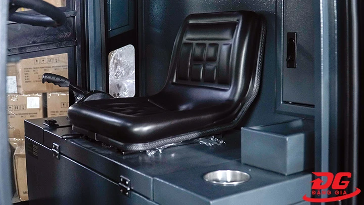 Ghế ngồi máy quét rác ngồi lái Kumisai KMS-S12