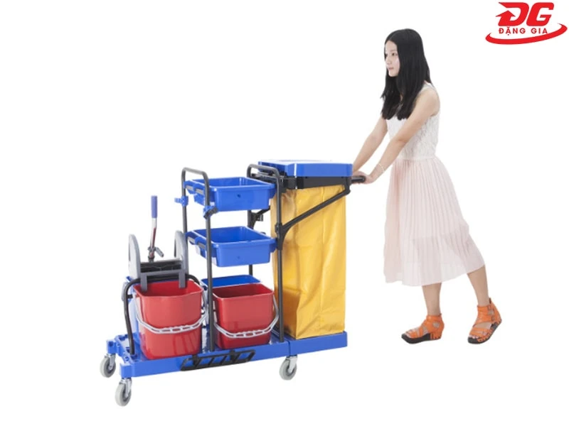 Giá bán xe đẩy vệ sinh phụ thuộc vào nhiều yếu tố khác nhau