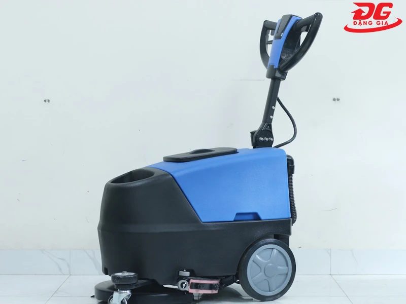 hình ảnh thực tế Máy chà sàn liên hợp Kumisai KMS25D