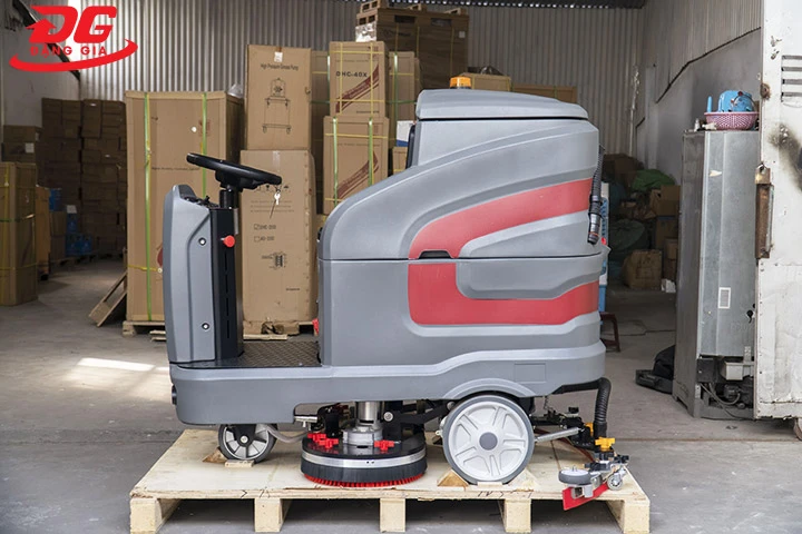 Hình ảnh thực tế máy chà sàn Kumisai KMS 138