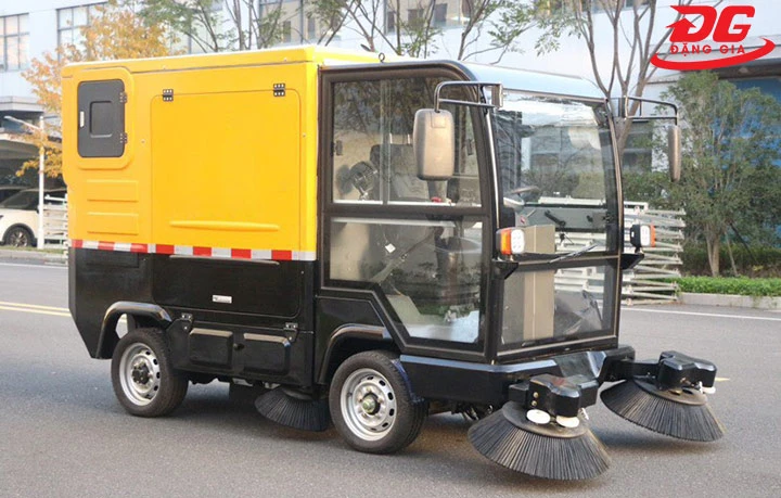 Xe quét rác ngồi lái Kumisai KMS 1800 chính hãng