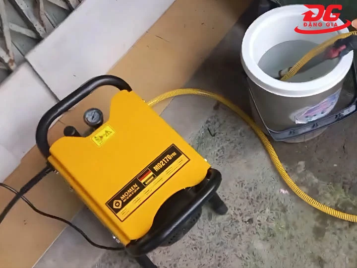 Hướng dẫn sử dụng Máy rửa xe Momen