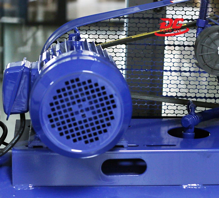 Các khe tản nhiệt hỗ trợ làm mát và giải nhiệt cho động cơ