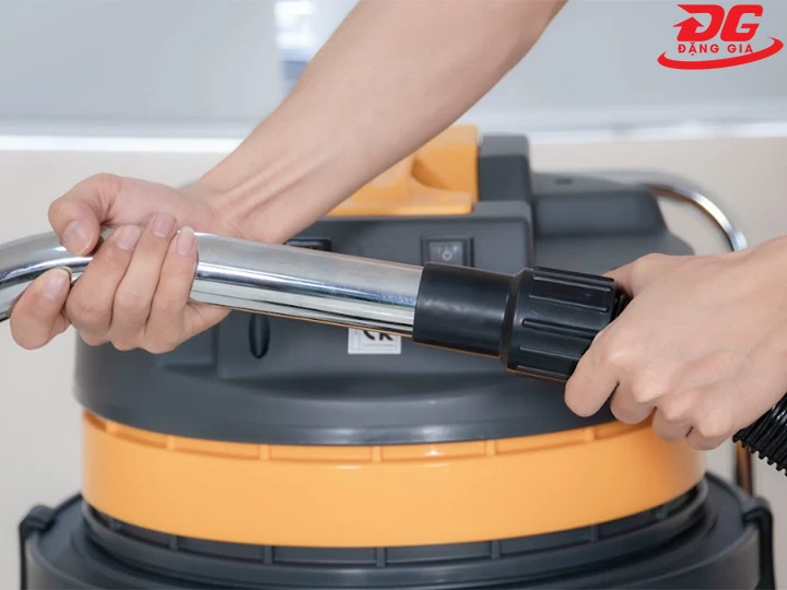 Kiểm tra ống hút và khớp nối