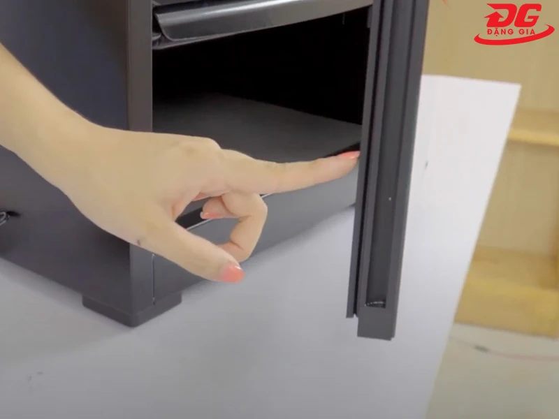 Thường xuyên kiểm tra tủ chống ẩm để đảm bảo tủ luôn hoạt động tốt