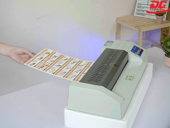 Kiểu dáng tối ưu của máy ép Laminator 460