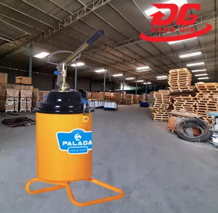 Lưu ý khi sử dụng máy bơm mỡ bằng tay Palada PD-6S