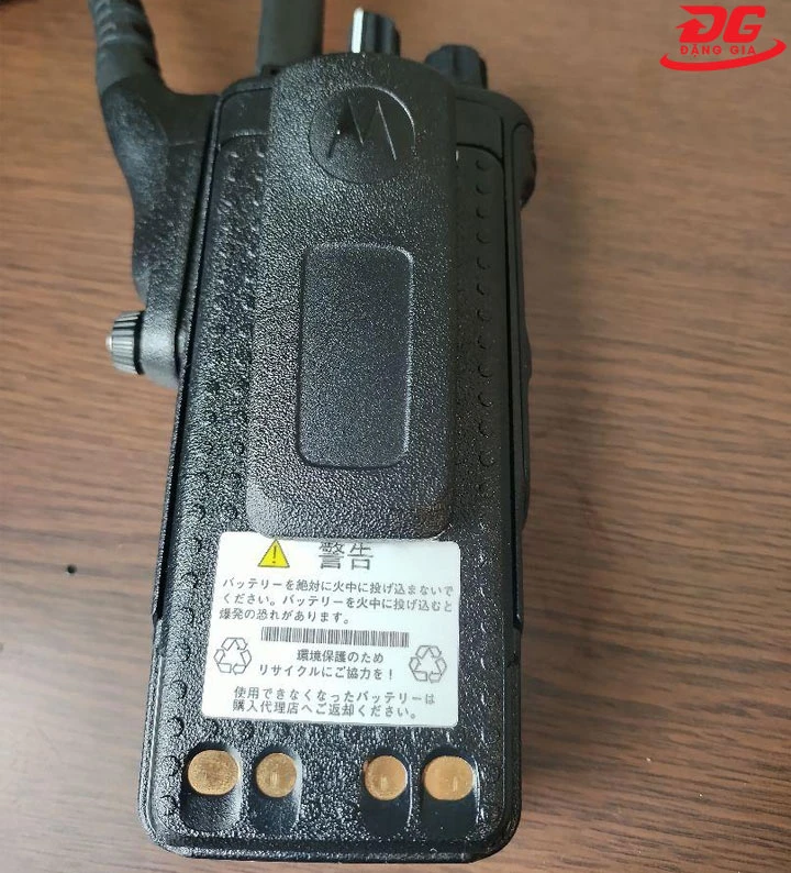 Mặt sau Bộ đàm Motorola Xir P8668i