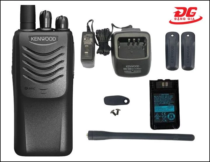 Bộ đàm cầm tay Kenwood TK-3000 và các phụ kiện đi kèm