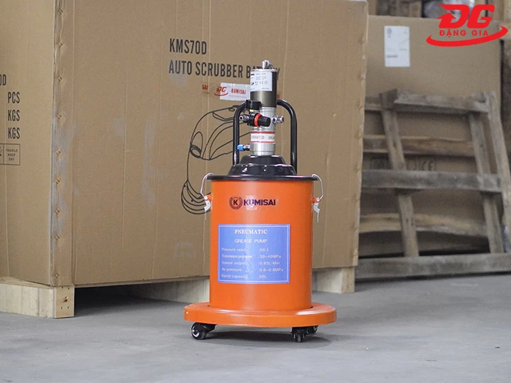 Giá máy bơm mỡ Kumisai KMS-20S