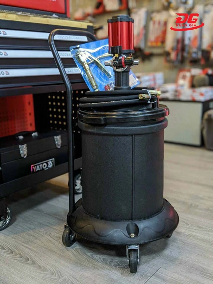 Phụ kiện và súng bơm mỡ đi kèm máy bơm mỡ khí nén Palada PD-200