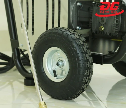 máy bơm xịt rửa xe Lutian 3200PSI