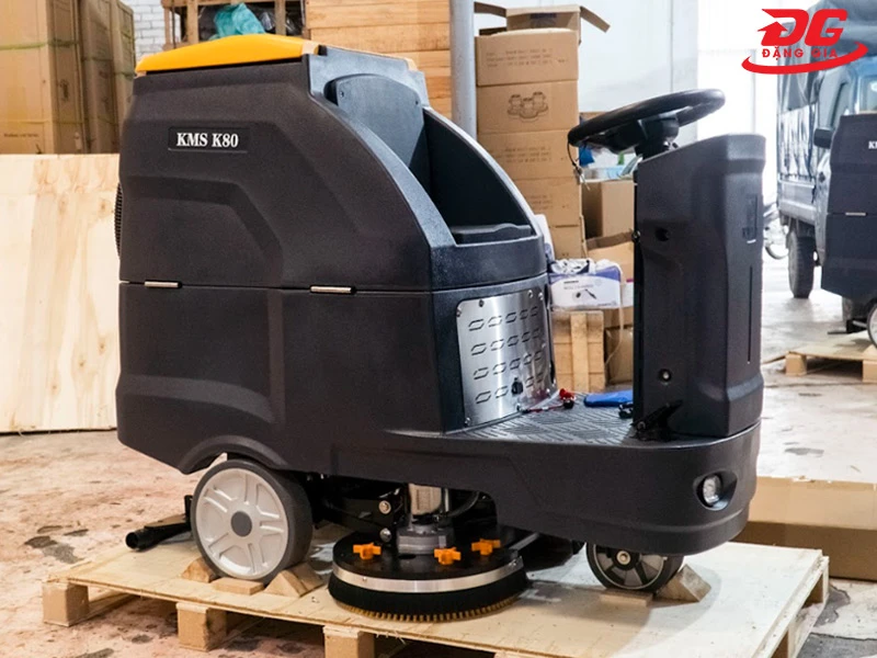 Máy chà sàn ngồi lái Kumisai KMS-K80