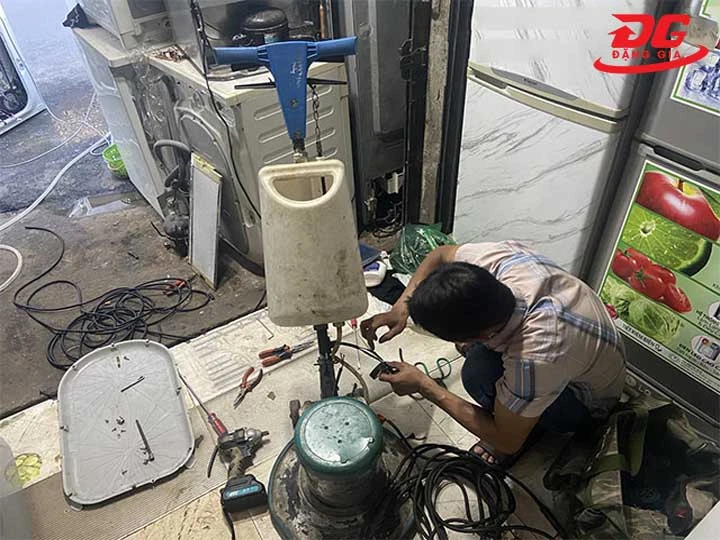 Máy chà sàn dừng đột ngột