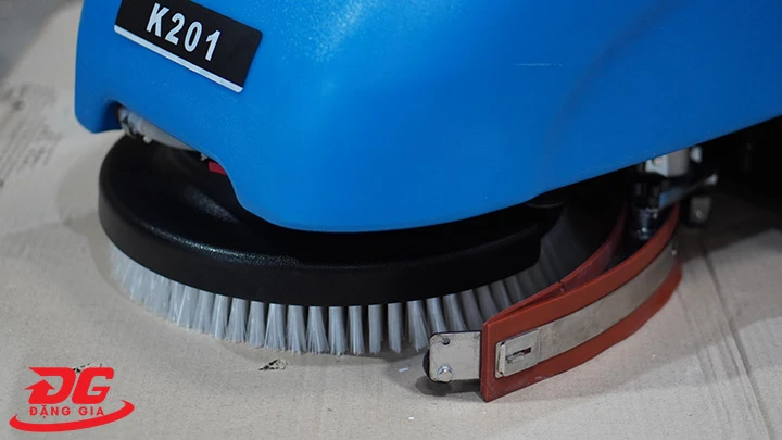 Bàn chà và cần gạt nước của máy