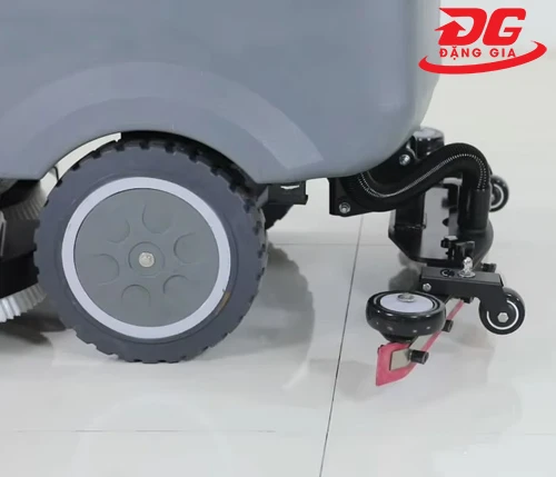 máy chà sàn nhà xưởng Kumisai KMS 110B