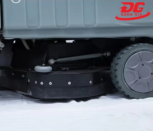 Máy chà sàn nhà xưởng ngồi lái Kumisai KMS2007