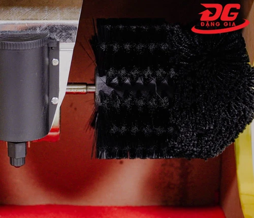 máy đánh giày văn phòng tự động Sakura SKR XD1