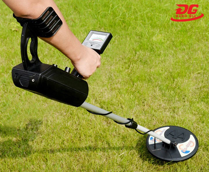 Máy dò dưới lòng đất MD5002 có độ nhạy cao, dễ sử dụng