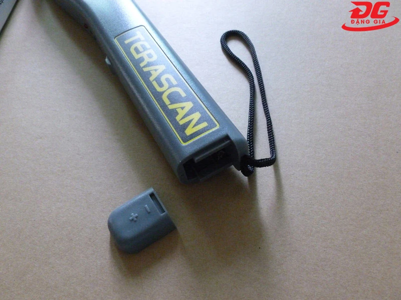 Vị trí lắp pin của Terascan ESH 10