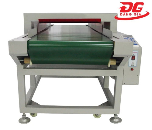máy dò kim loại trong may mặc VFG-700K