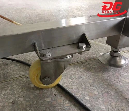 máy dò kim trong may mặc VFG-800K