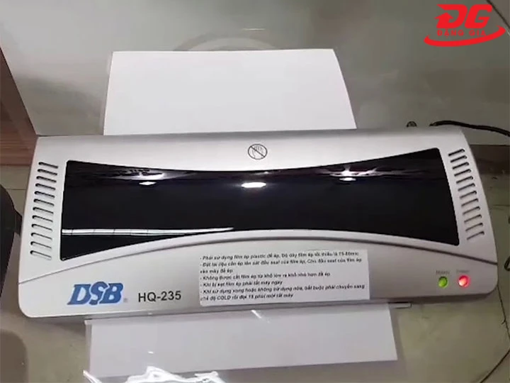 Máy ép plastic DSB HQ - 235