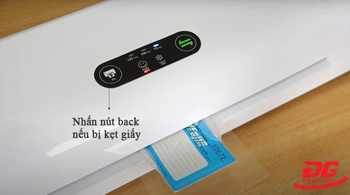 Nhấn phím back nếu không may bị kẹt giấy