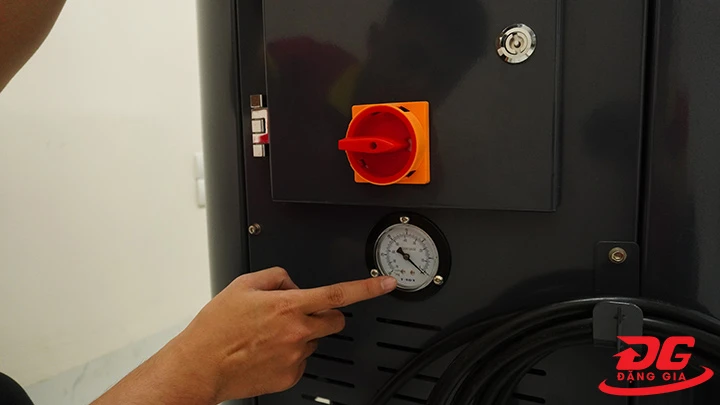 Máy hút bụi nước công nghiệp CleanTech CT 10A