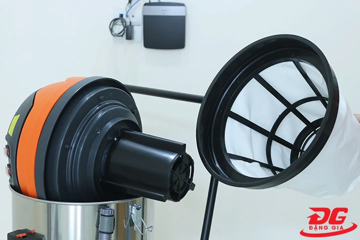 Máy hút bụi nước Palada PD70