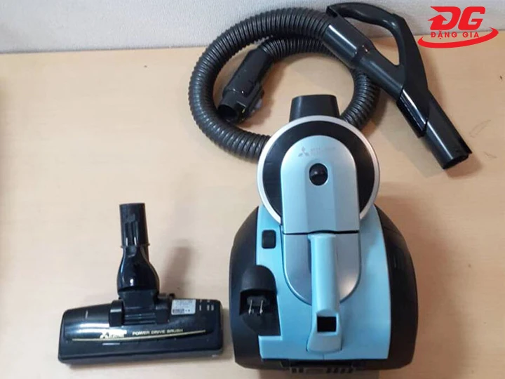 Máy hút bụi Mitsubishi đủ phụ kiện