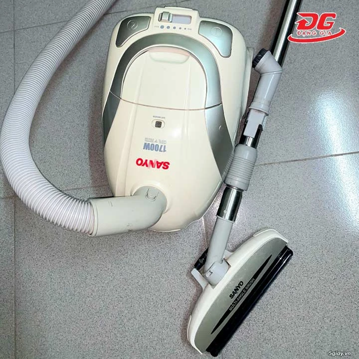 Máy hút bụi Sanyo SC-A601