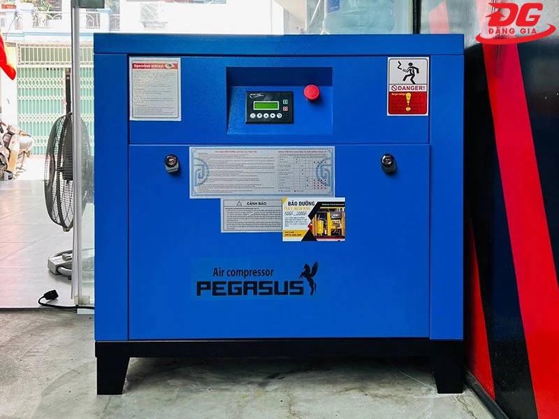 Kết cấu máy chắc chắn với phần vỏ ngoài làm từ thép và sơn tĩnh điện