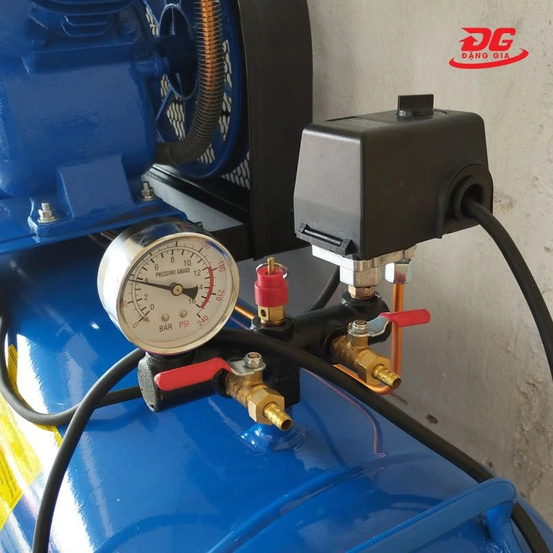 Cụm đồng hồ, van an toàn, rơ le áp suất của máy