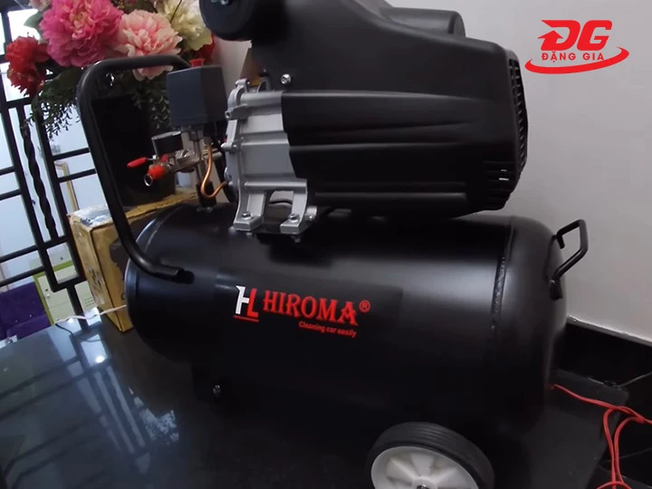 Máy nén khí Hiroma có dầu