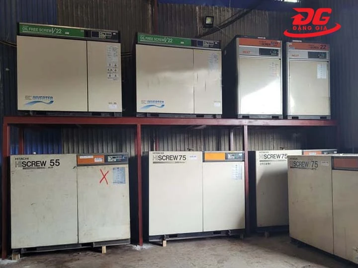 Giá máy nén khí trục vít Nhật bãi Hitachi