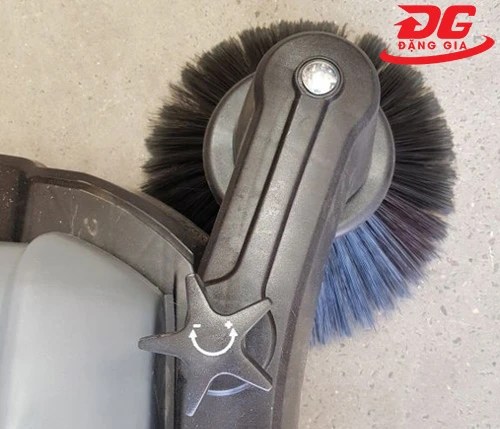 máy quét rác công nghiệp Kumisai KMS 70