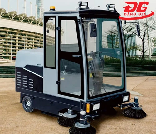 máy quét rác công nghiệp Kumisai KMS 81