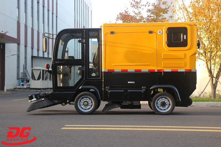 máy quét rác ngồi lái Kumisai KMS 1800