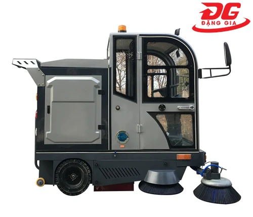 máy quét rác ngồi lái công nghiệp Kumisai KMS 1900D