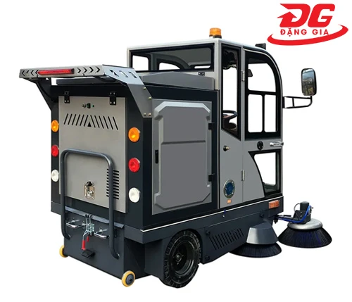 máy quét rác đường phố ngồi lái Kumisai KMS-1900E