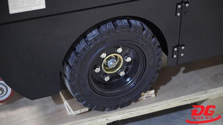 giá Xe quét rác ngồi lái Kumisai KMS-S5