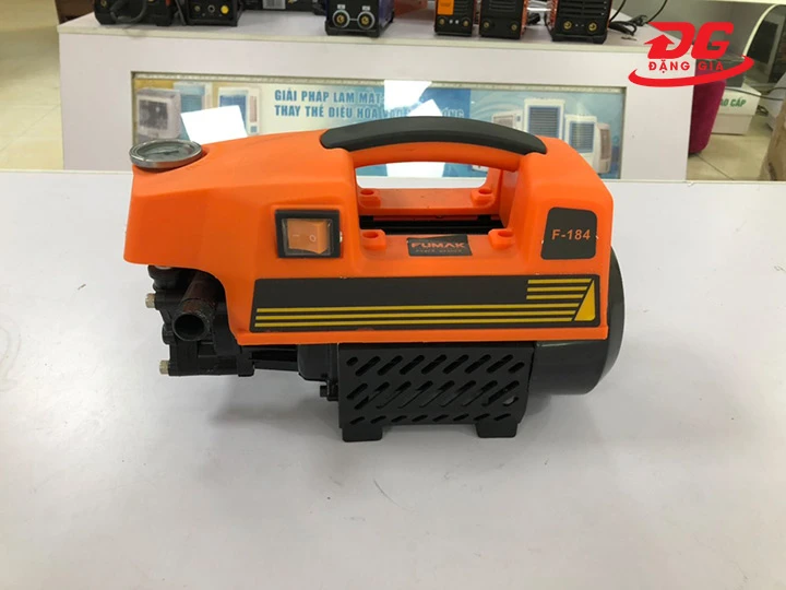 Máy xịt rửa xe gia đình Fumak F184