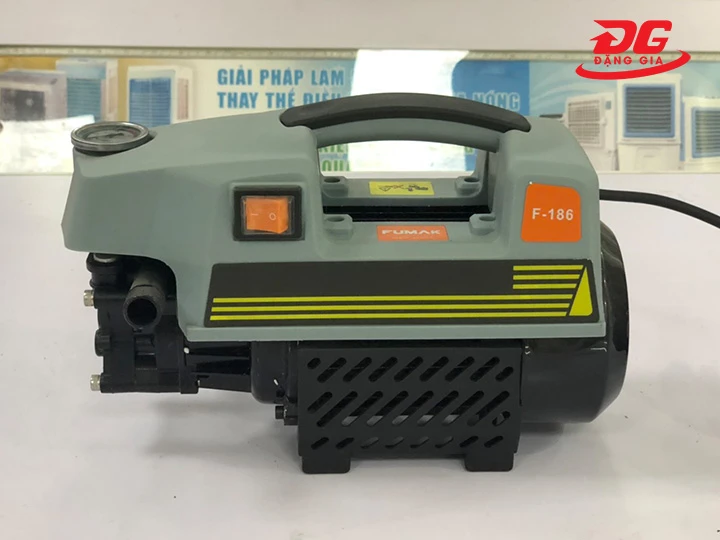 Máy phun rửa xe Fumak F186