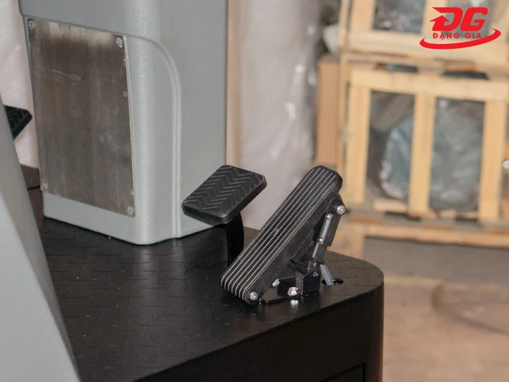 chân phanh Kumisai KMS-S4