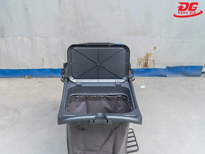 phia-tren-xe-don-ve-sinh-cong-nghiep-kumisai-kms-af08190h