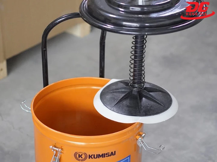 Phot da ep mo máy bơm mỡ Kumisai 35L model KMS-35S