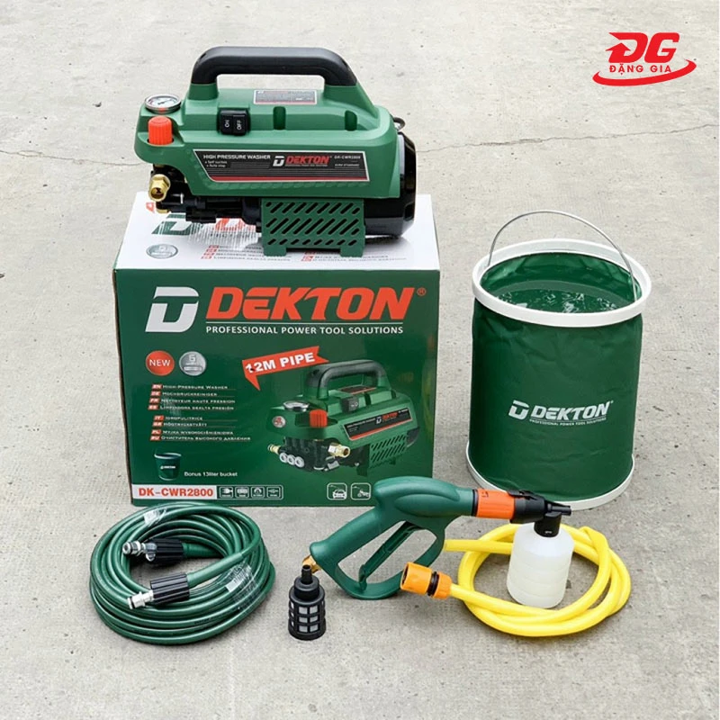 Máy rửa xe cao áp Dekton 2800W và các phụ kiện đi kèm 